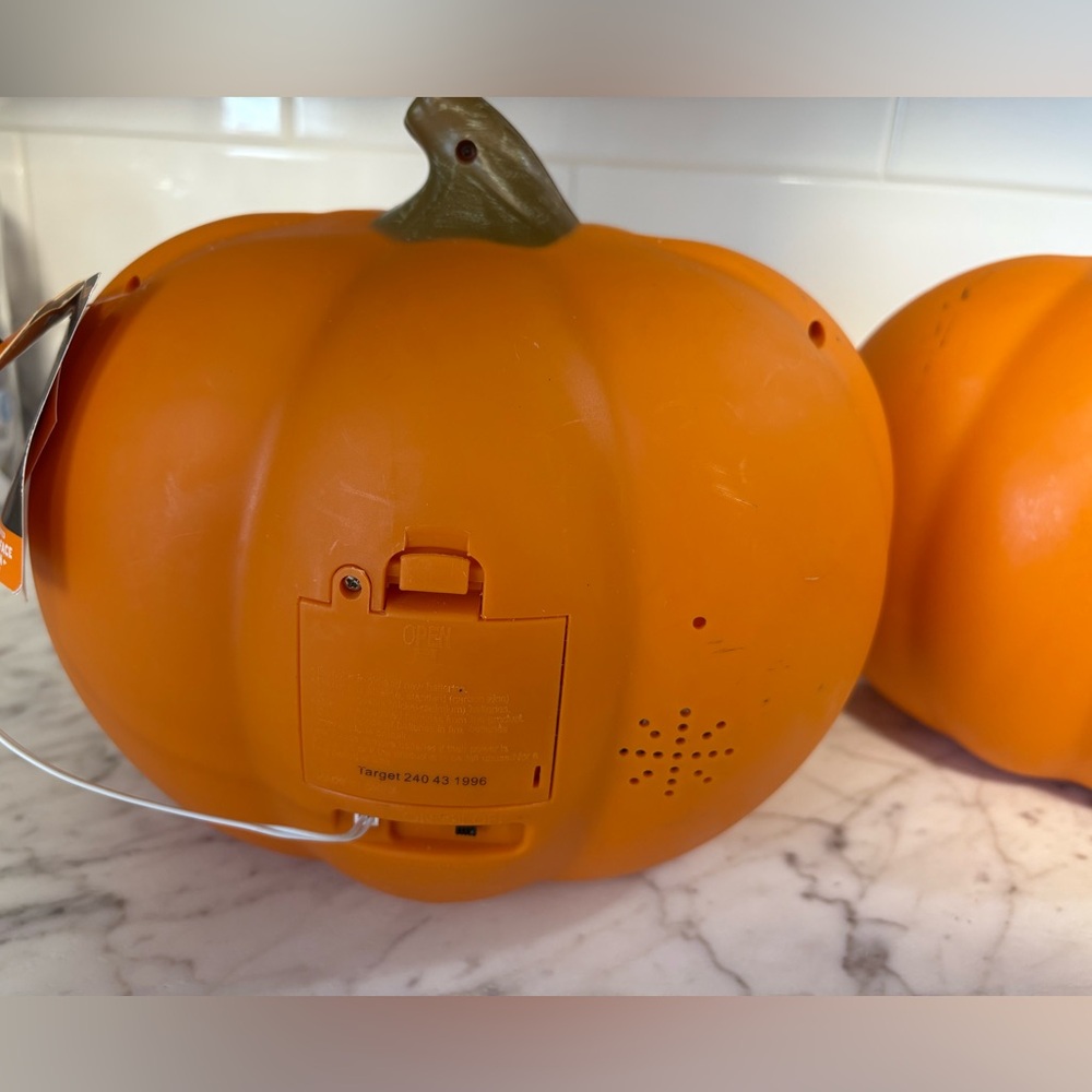 Hyde and Eek! Sound Activated Changing Face Pumpkin - Picture 5 of 12